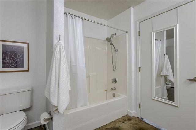 321 W 7th Street 306, Kansas City, MO 64105
