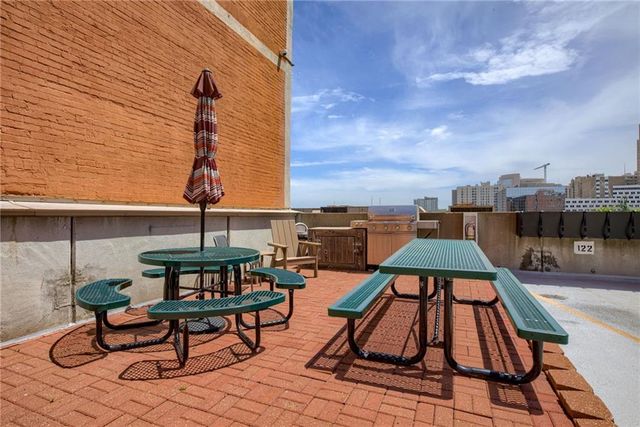 321 W 7th Street 306, Kansas City, MO 64105