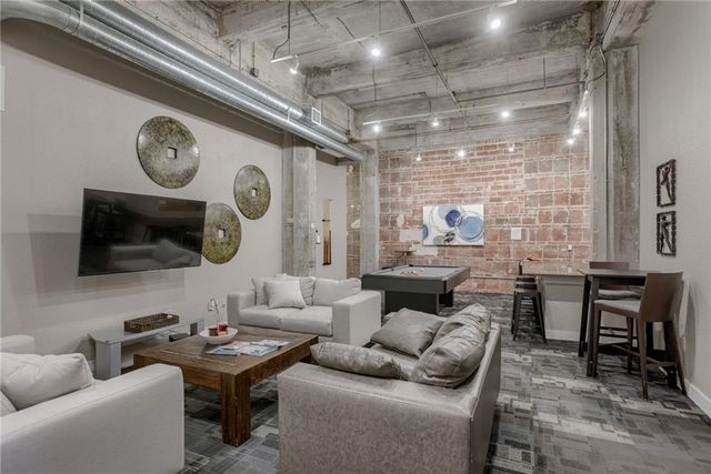 321 W 7th Street 306, Kansas City, MO 64105
