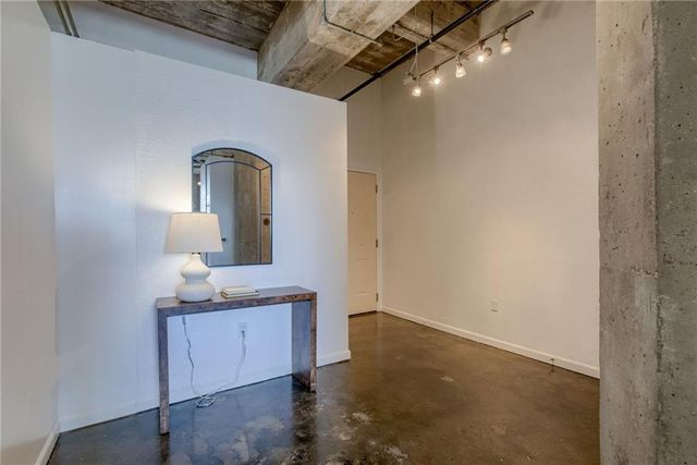 321 W 7th Street 306, Kansas City, MO 64105