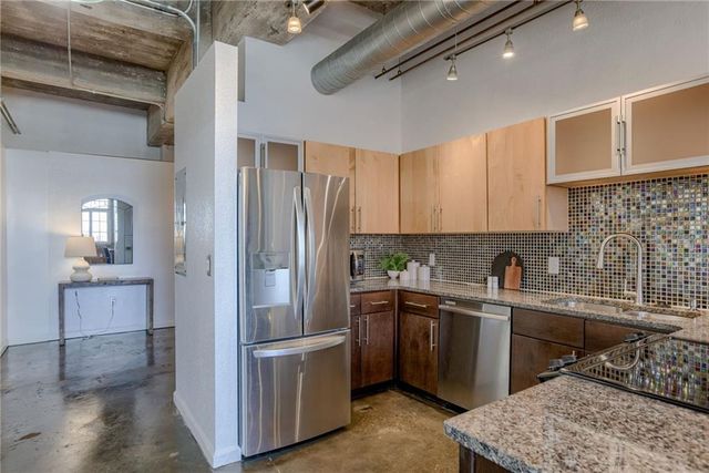 321 W 7th Street 306, Kansas City, MO 64105