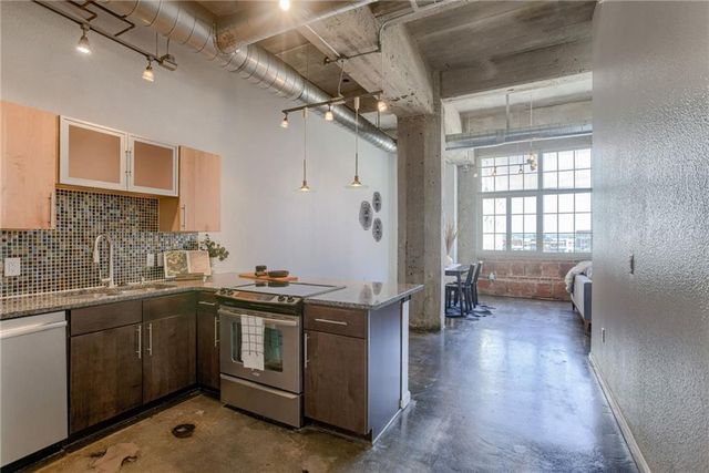 321 W 7th Street 306, Kansas City, MO 64105