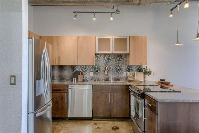 321 W 7th Street 306, Kansas City, MO 64105