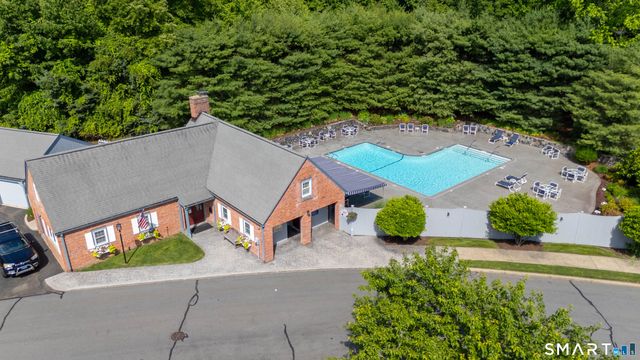 192 Glengarry Road 192, Fairfield, CT 06825