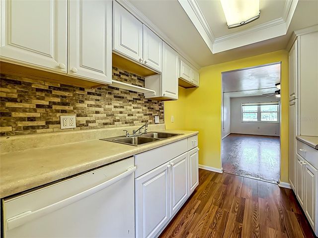 1900 59TH AVENUE N 106, St Petersburg, FL 33714