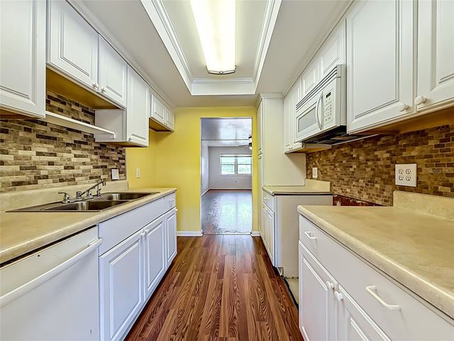 1900 59TH AVENUE N 106, St Petersburg, FL 33714
