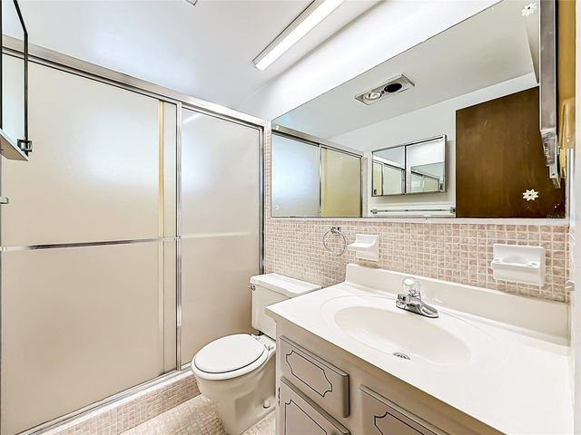 1900 59TH AVENUE N 106, St Petersburg, FL 33714