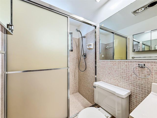 1900 59TH AVENUE N 106, St Petersburg, FL 33714