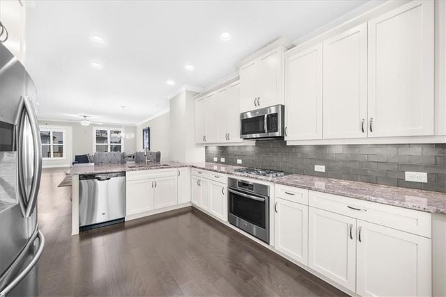 1097 Township Square, Alpharetta, GA 30022
