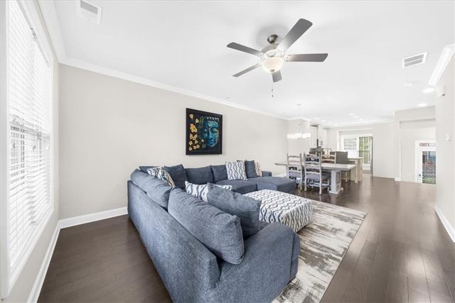 1097 Township Square, Alpharetta, GA 30022