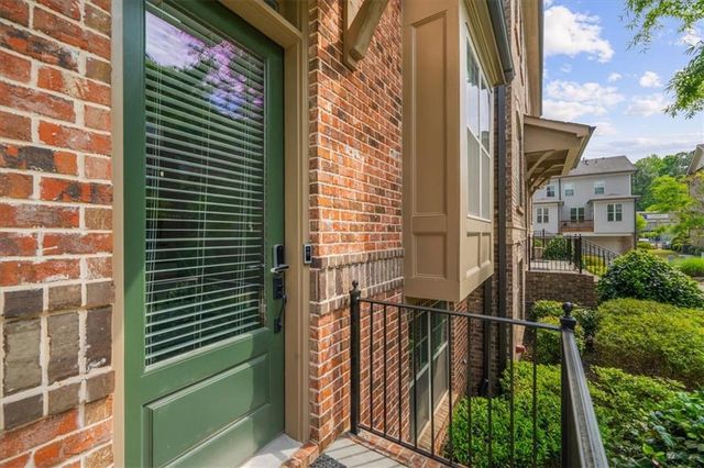 1097 Township Square, Alpharetta, GA 30022
