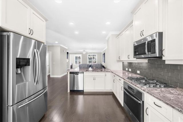 1097 Township Square, Alpharetta, GA 30022