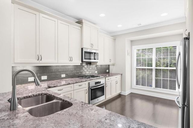 1097 Township Square, Alpharetta, GA 30022