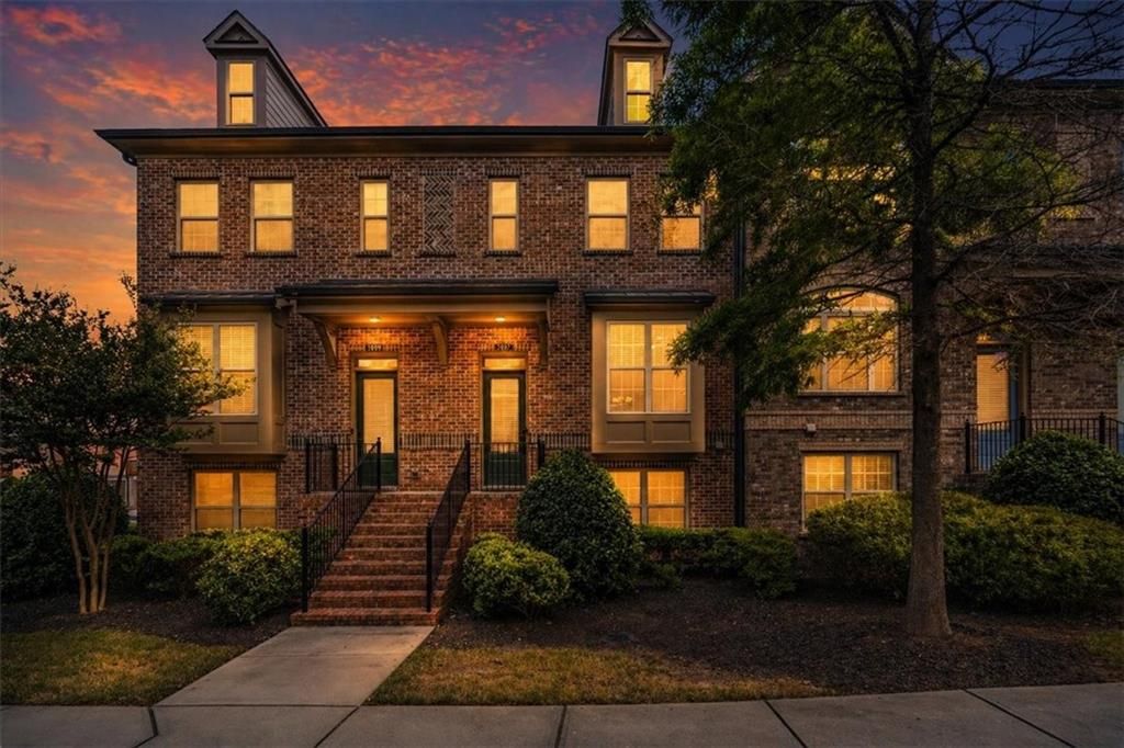 1097 Township Square, Alpharetta, GA 30022