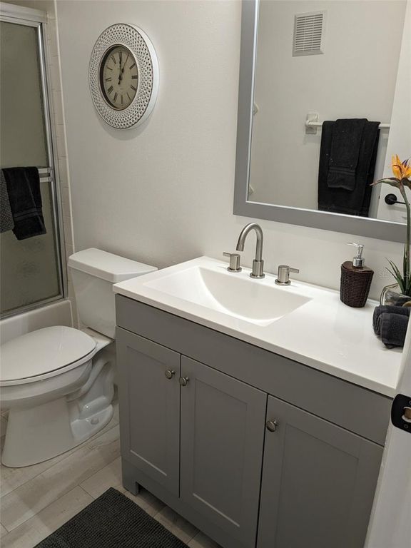 Image 8 of property listing at 1414 58TH STREET W, Bradenton, FL 34209