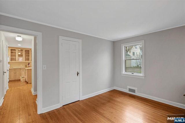 14 Porter Avenue, Tenafly, NJ 07670