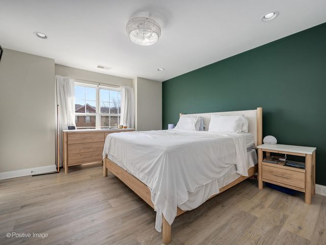 219 Willow Boulevard 1202B, Willow Springs, IL 60480