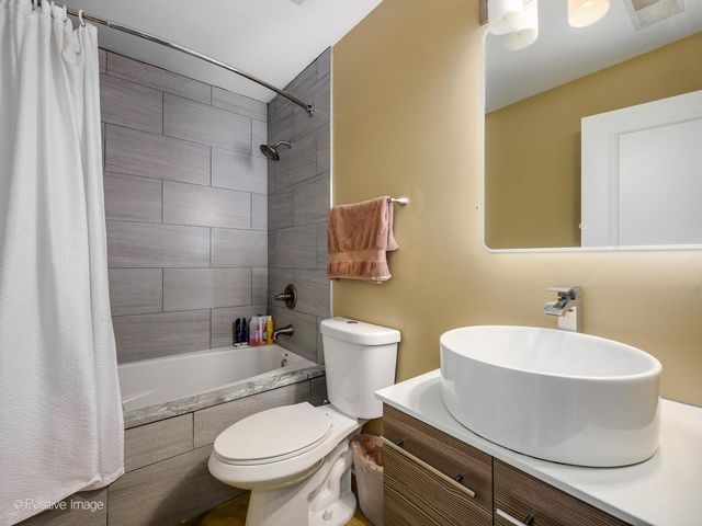 219 Willow Boulevard 1202B, Willow Springs, IL 60480