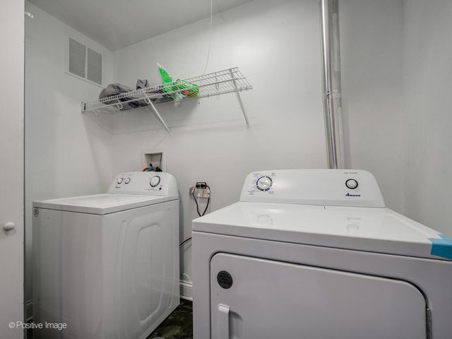 219 Willow Boulevard 1202B, Willow Springs, IL 60480