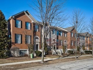 219 Willow Boulevard 1202B, Willow Springs, IL 60480