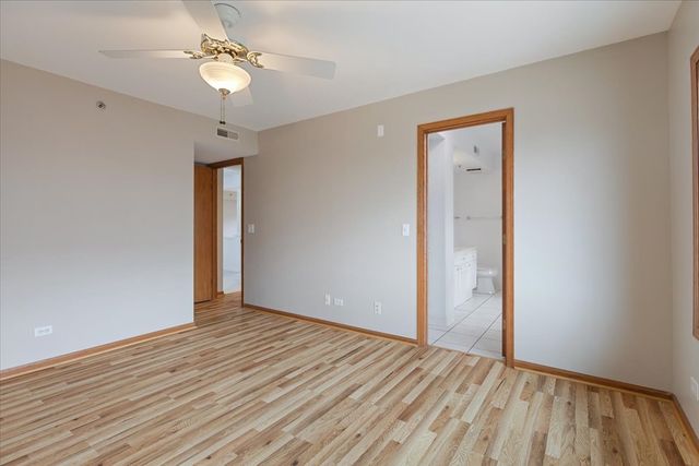 5 S Pine Street 509, Mount Prospect, IL 60056