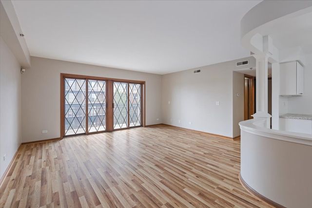 5 S Pine Street 509, Mount Prospect, IL 60056