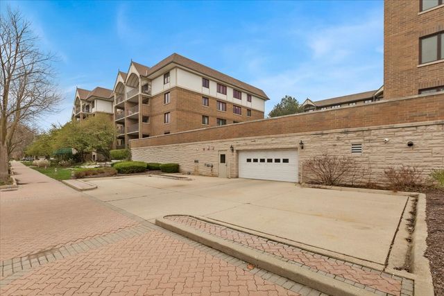 5 S Pine Street 509, Mount Prospect, IL 60056
