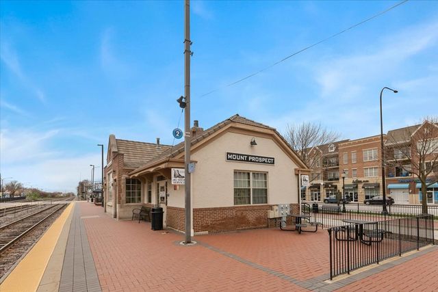 5 S Pine Street 509, Mount Prospect, IL 60056