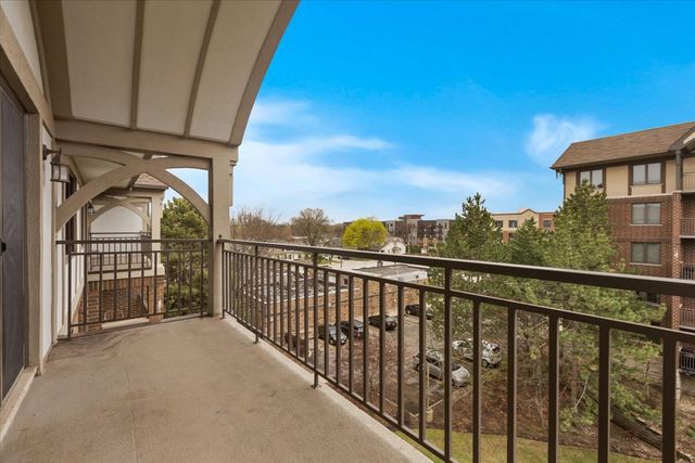 5 S Pine Street 509, Mount Prospect, IL 60056