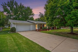 12540 Starspur Lane, St Louis, MO 63146