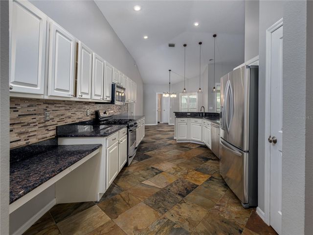 10333 ABBOTSFORD DRIVE, Tampa, FL 33626