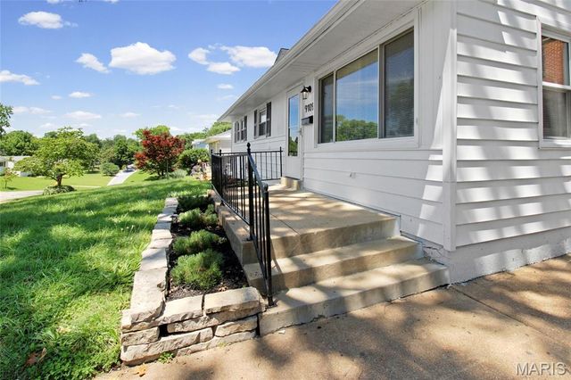 9109 Maureen Lane, Unincorporated, MO 63123