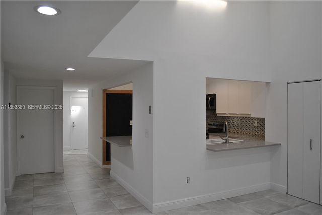 19941 NE 5th Court 3M, Miami, FL 33179