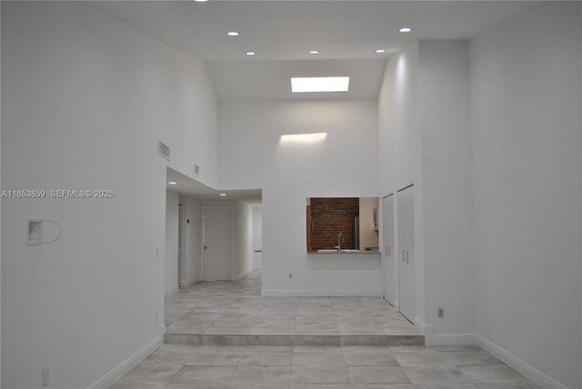 19941 NE 5th Court 3M, Miami, FL 33179