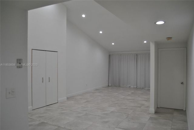 19941 NE 5th Court 3M, Miami, FL 33179