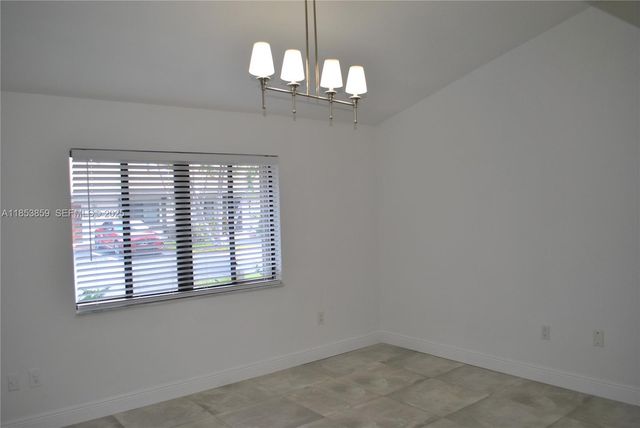 19941 NE 5th Court 3M, Miami, FL 33179