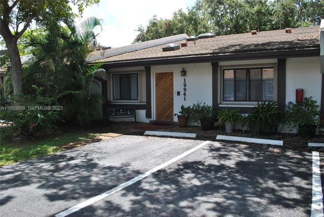 19941 NE 5th Court 3M, Miami, FL 33179