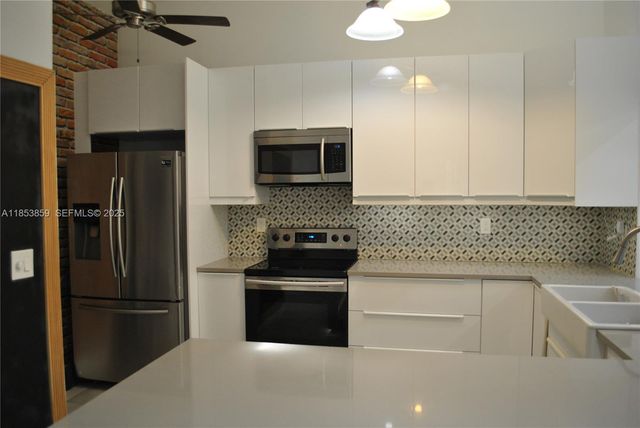 19941 NE 5th Court 3M, Miami, FL 33179