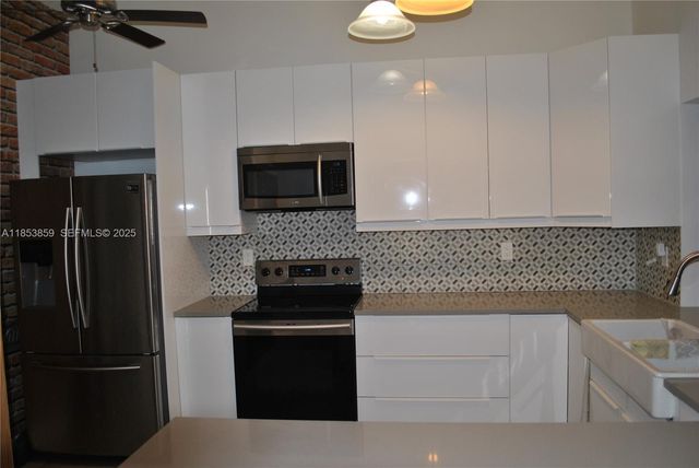 19941 NE 5th Court 3M, Miami, FL 33179