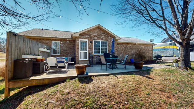 1075 Heatherwood Rd, Pleasant View, TN 37146