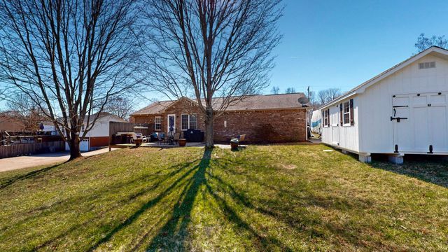 1075 Heatherwood Rd, Pleasant View, TN 37146