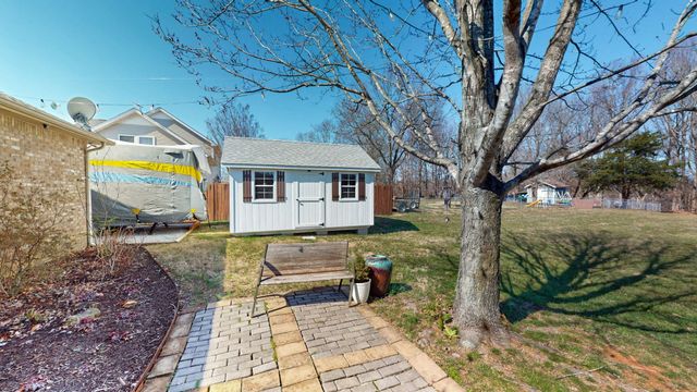 1075 Heatherwood Rd, Pleasant View, TN 37146