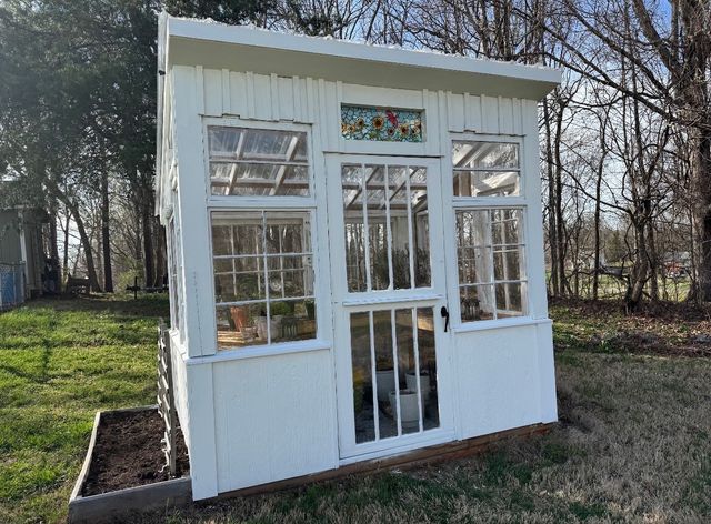 1075 Heatherwood Rd, Pleasant View, TN 37146