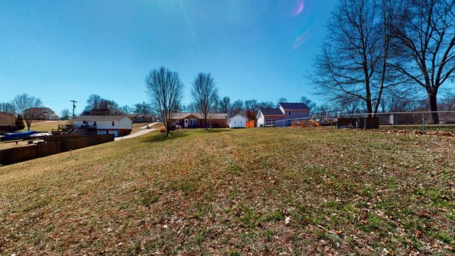 1075 Heatherwood Rd, Pleasant View, TN 37146
