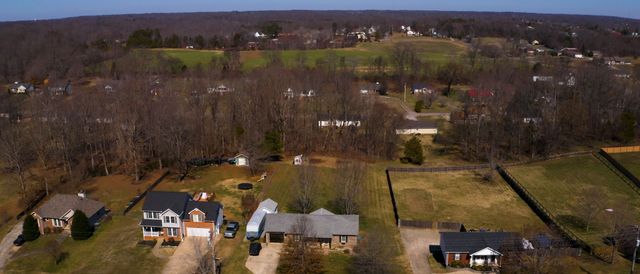 1075 Heatherwood Rd, Pleasant View, TN 37146