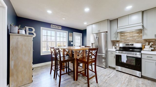 1075 Heatherwood Rd, Pleasant View, TN 37146