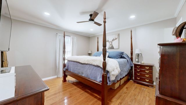 1075 Heatherwood Rd, Pleasant View, TN 37146