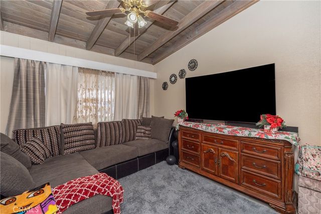 16464 Desert Knoll Drive, Victorville, CA 92395