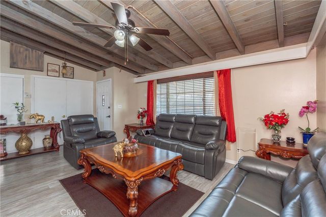 16464 Desert Knoll Drive, Victorville, CA 92395