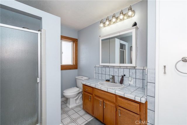 16464 Desert Knoll Drive, Victorville, CA 92395